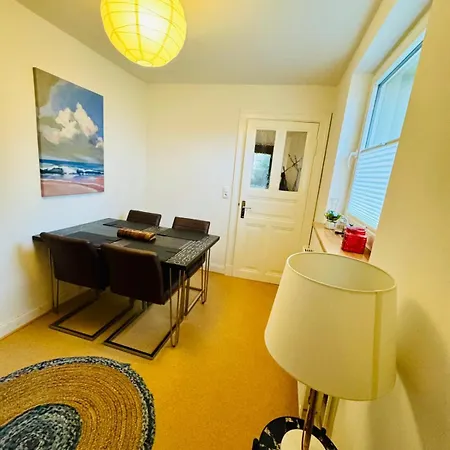 아파트 Moderne In Kiel-holtenau, Strandnaehe, 2 Zimmer, Voll Ausgestattet, Gute Anbindung